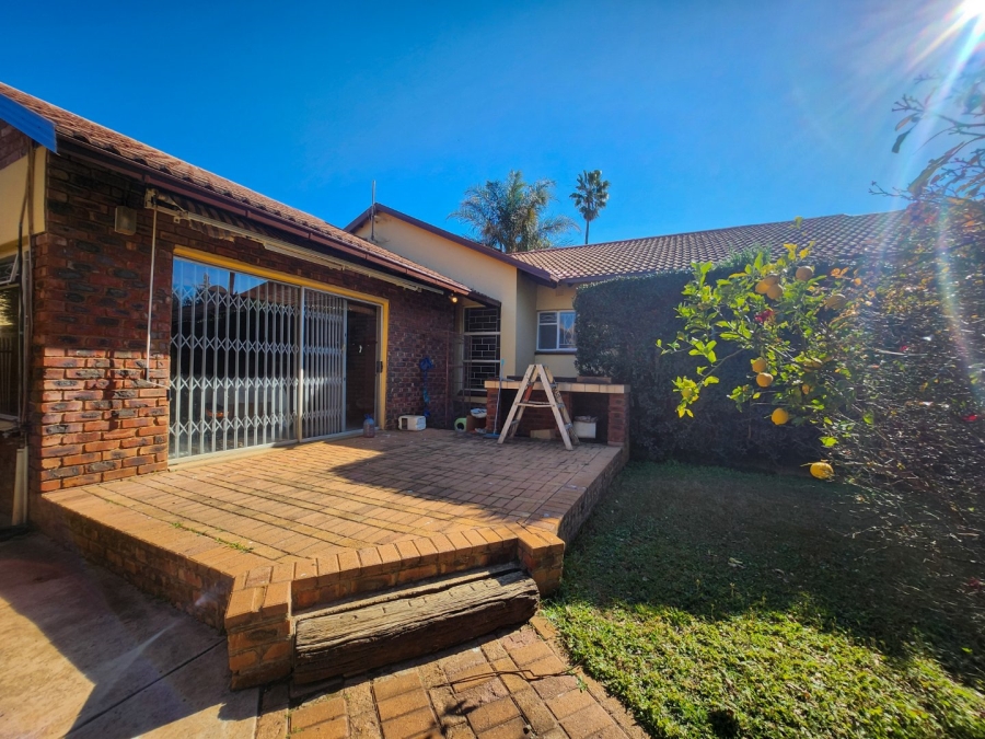 4 Bedroom Property for Sale in Wilkoppies North West